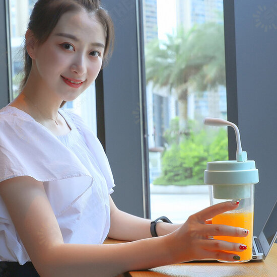 Portable Multi-functional Mini Juice Cup Fruit Electric Juicer Portable Multi-functional Mini Juice Cup Fruit Electric Juicer