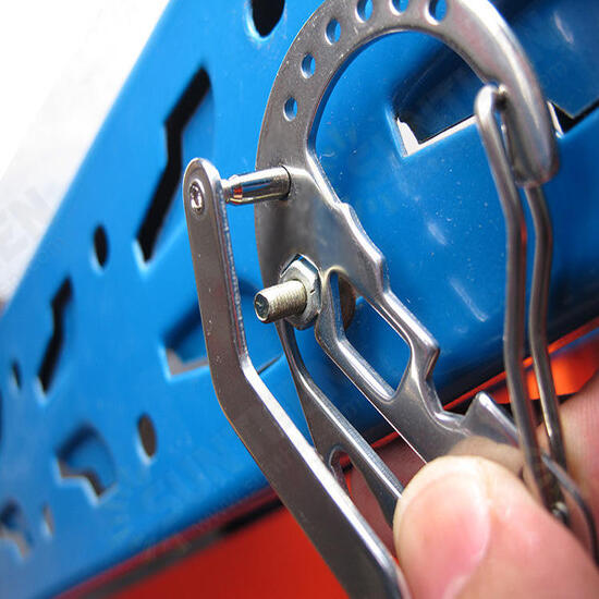 Stainless Steel EDC Multi-function Key Holder Screwdriver Wrench Carabiner For camping Outdoor Tools