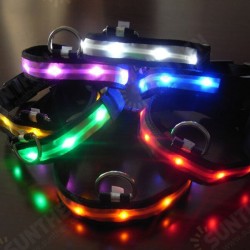 Size M Nylon Safety Flashing Glow Light LED Pet Dog Collar Size M Nylon Safety Flashing Glow Light LED Pet Dog Collar