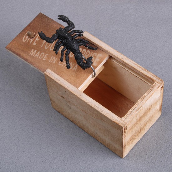 Prank Spider Inset Wooden Scare Box Trick Play Joke Lifelike Surprise April Fools' Day Funny Novelties Toys Gags Practical Gifts