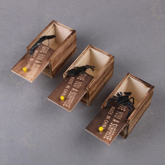 Prank Spider Inset Wooden Scare Box Trick Play Joke Lifelike Surprise April Fools' Day Funny Novelties Toys Gags Practical Gifts