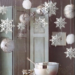 6PCS 3D Snowflake Paper Hanging Ornament Kit Christmas Decoration Toys Home Party 6PCS 3D Snowflake Paper Hanging Ornament Kit Christmas Decoration Toys Home Party