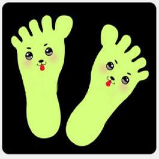 1 Pair Cute Cartoon Little Feet Fluorescent Wall Stickers Creative DIY Stair Floor Luminous Tape