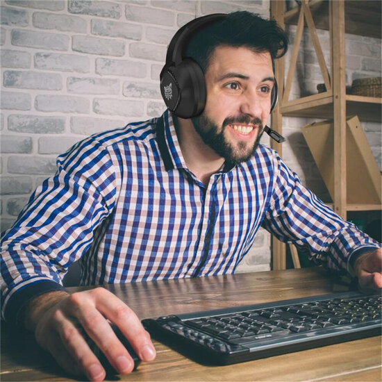 K19 Gaming Headset Stereo Headset USB 3.5mm Over-head Headphone Noise Canceling Comfortable LED Lights Earphones With Adjustable Mic K19 Gaming Headset Stereo Headset USB 3.5mm Over-head Headphone Noise Canceling Comfortable LED Lights Earphones With Adjustable Mic