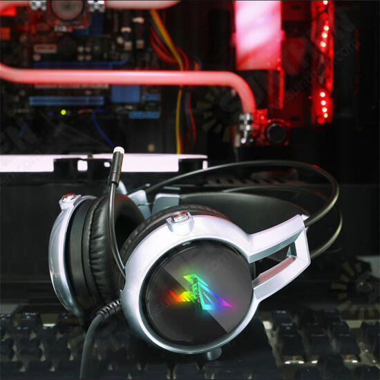 E95-20 USB Virtual 7.1 Gaming Headphone Soft Flexible Stereo Vibration Wired Over Ear Headset with Mic with RGB LED Light