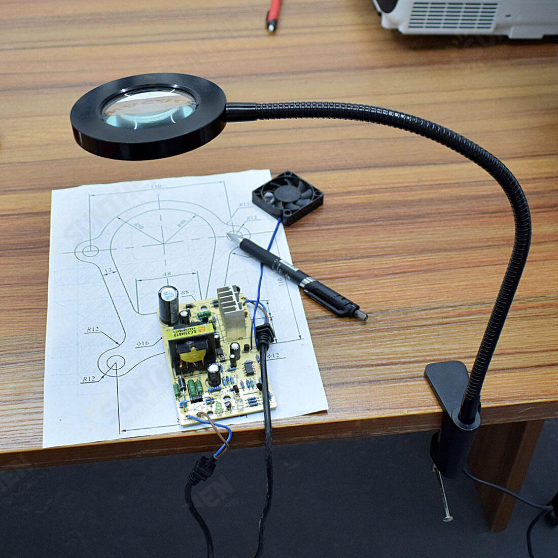 USB Magnifying Glass 3X Bench Vise Table Clamp Magnifier 42 SMD LED