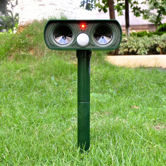 Ultrasonic Solar Power Pest Animal Repeller Repellent Cat dog Bird Mouse Fox