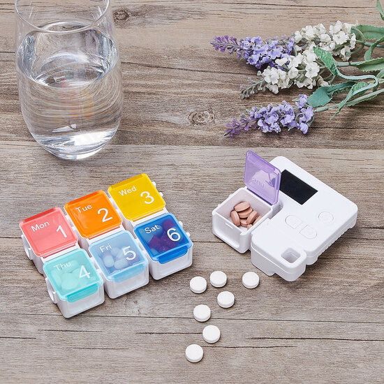 4/8/14 Grid Intelligent Pill Organizer Case with Electronic Timing Reminder