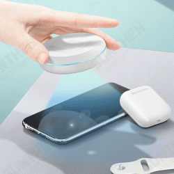 5W 600mAh Multifunctional Wireless Charger UV Sterilizer UVC LED Blacklight Disinfection Phone Wireless Charging for Camping Travel 5W 600mAh Multifunctional Wireless Charger UV Sterilizer UVC LED Blacklight Disinfection Phone Wireless Charging for Camping Travel