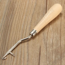 Wooden Handle Crochet Needle Latch Hook Puller Tool For Canvas Rug Mats Making Wooden Handle Crochet Needle Latch Hook Puller Tool For Canvas Rug Mats Making