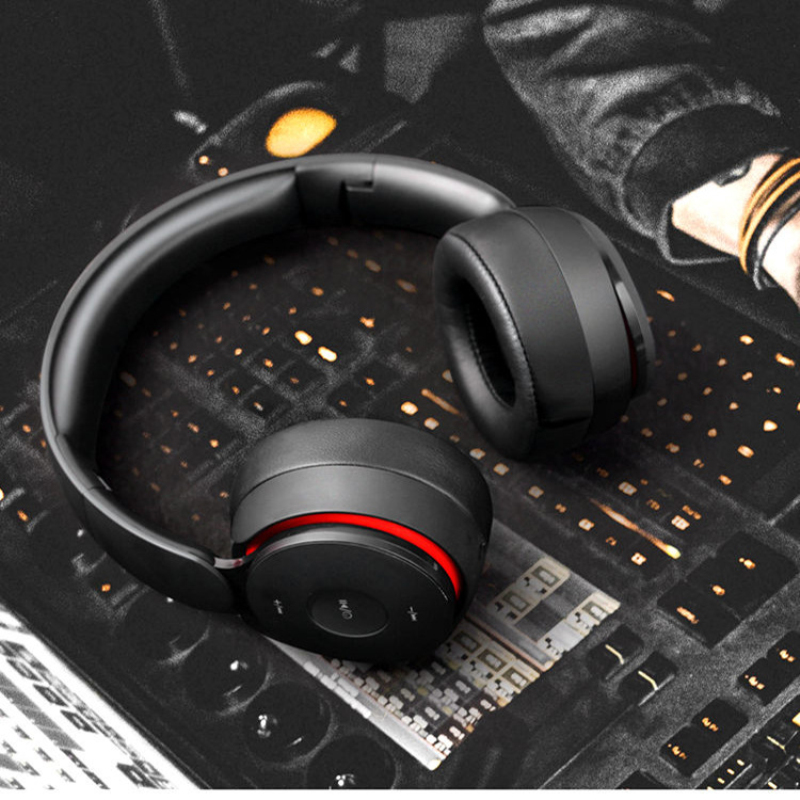 r8-Over-Ear-Gaming-bluetooth-50-Headset-Glowing-Cat-Ear-Headphones-Foldable-Wireless-Earphone-1955885-2