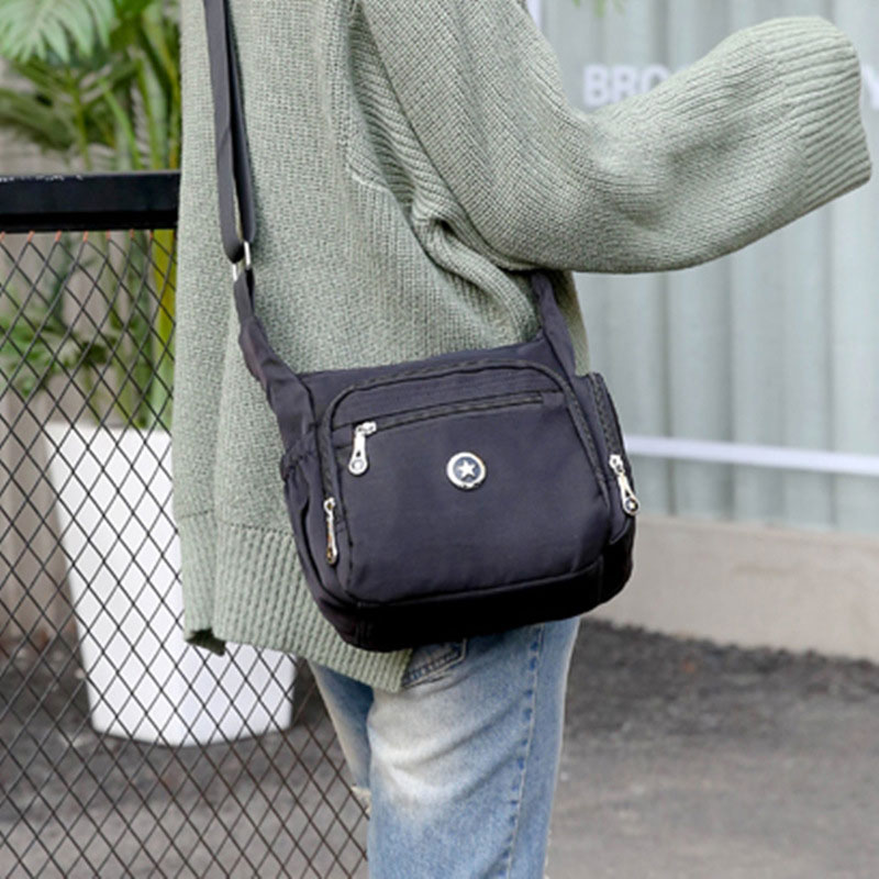 Travel-Bag-Women-Shoulder-bag-Multi-pocket-Nylon-Waterproof-Bag-1415650-8