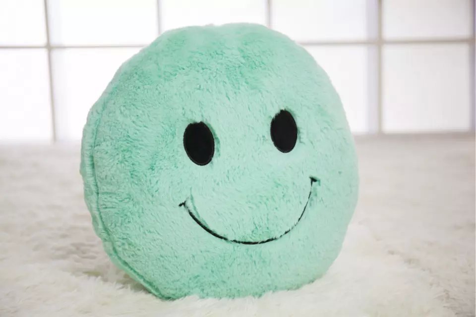 Cute-Smiling-Expression-Plush-Throw-Pillow-Soft-Sofa-Car-Office-Cushion-Home-Decor-Gift-1031409-2