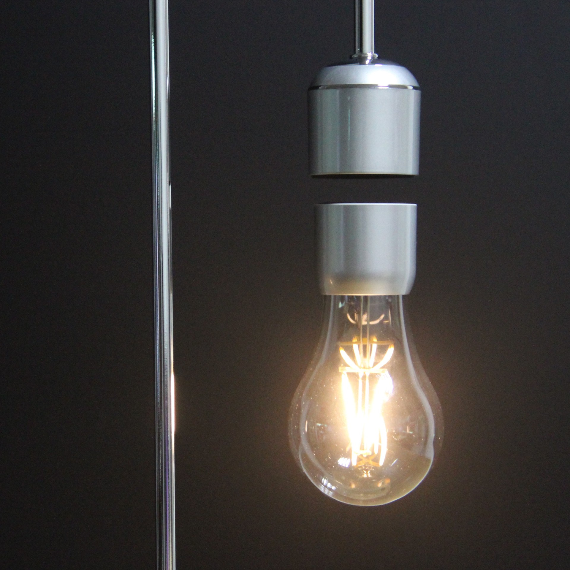 Magnetic-Levitation-LED-Light-Bulb-Wireless-Charging-LED-Night-Light-Desk-Lamps-Bulb-For-Home-Decora-1926813-3