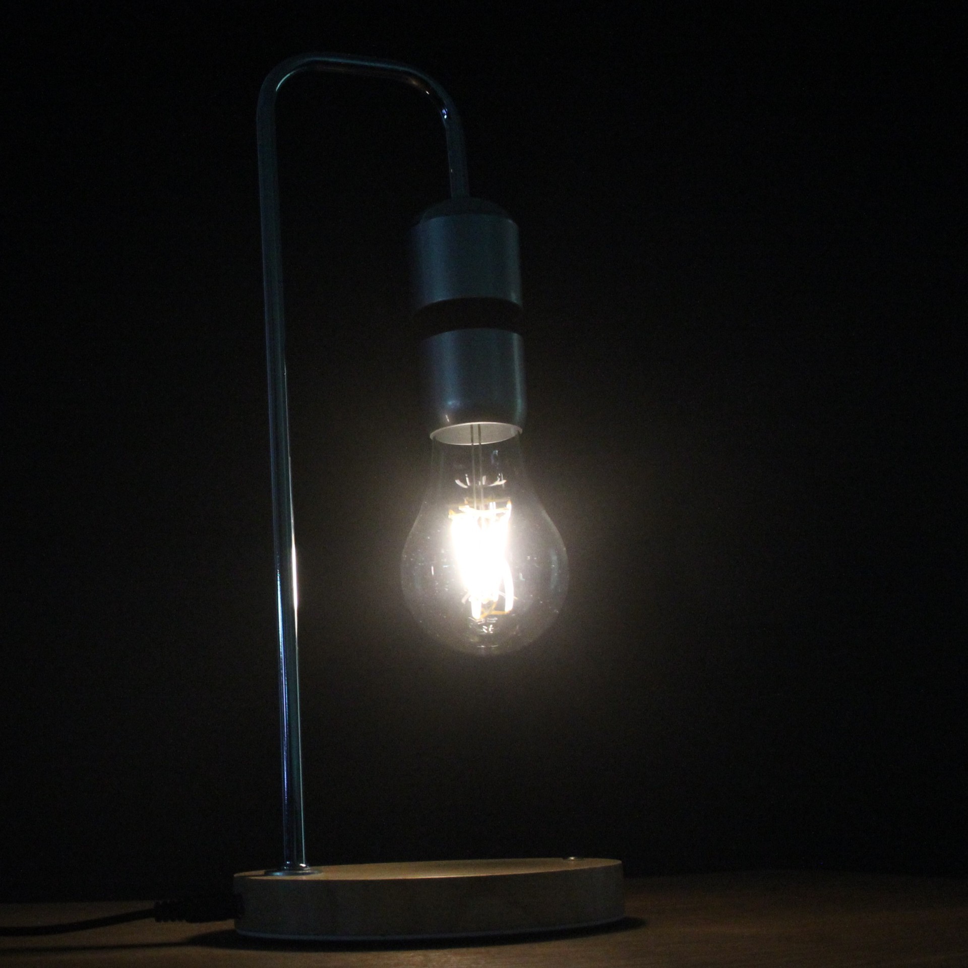 Magnetic-Levitation-LED-Light-Bulb-Wireless-Charging-LED-Night-Light-Desk-Lamps-Bulb-For-Home-Decora-1926813-5
