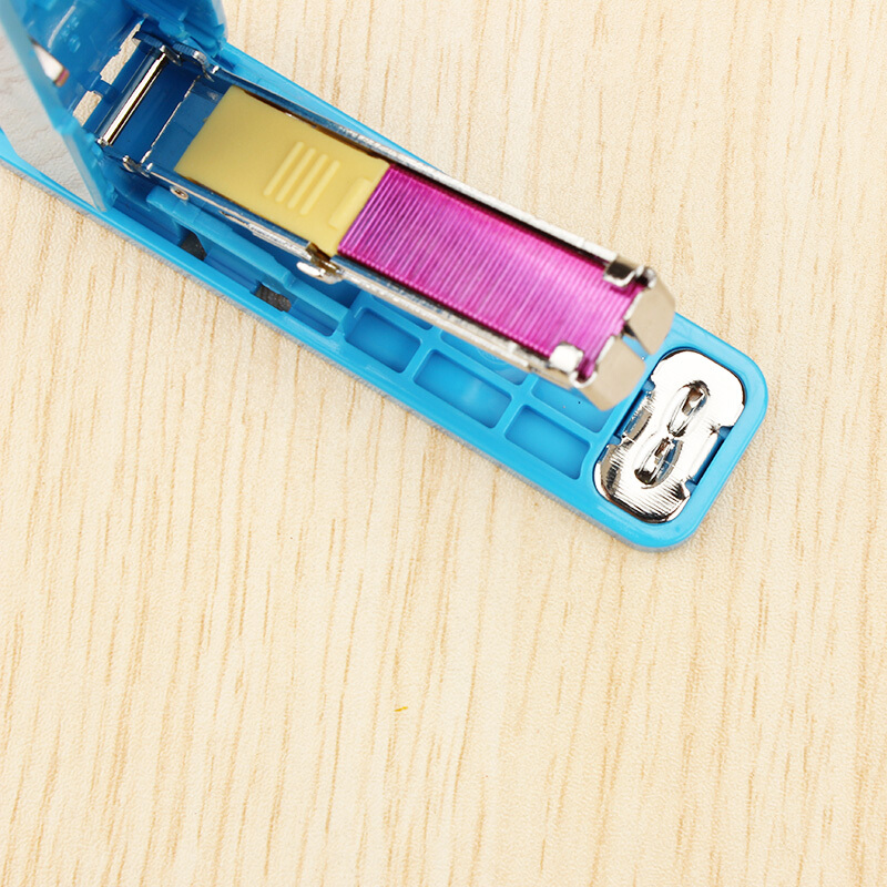 Deli-0250-Mini-Candy-Color-Stapler-Stitching-Machine-Portable-Small-Student-Stationery-Pocket-Mini-S-1594581-5