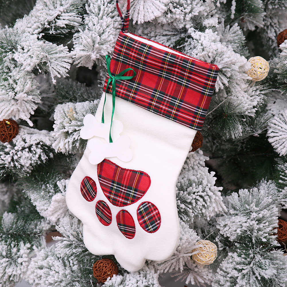 Christmas-Socks-Red-Blue-Plaid-Dogs-Paw-Stockings-Sacks-Hanging-New-Year-Kids-Gifts-Christmas-Party--1608829-5