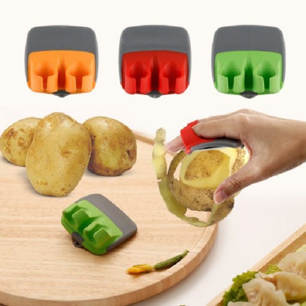 Two-Finger-Planer-Fruit-Peeler-Anti-cut-Hand-Melon-Planer-Kitchen-Creative-Stainless-Steel-Paring-Kn-1689998-1