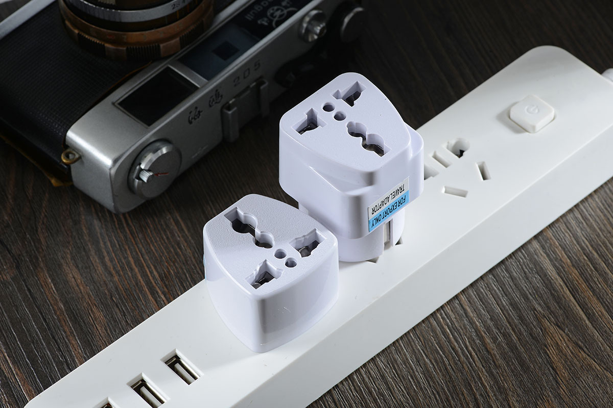 China-Plug-to-EU-US-AU-Plug-Adapter-Converter-to-GB-Socket-1666627-1