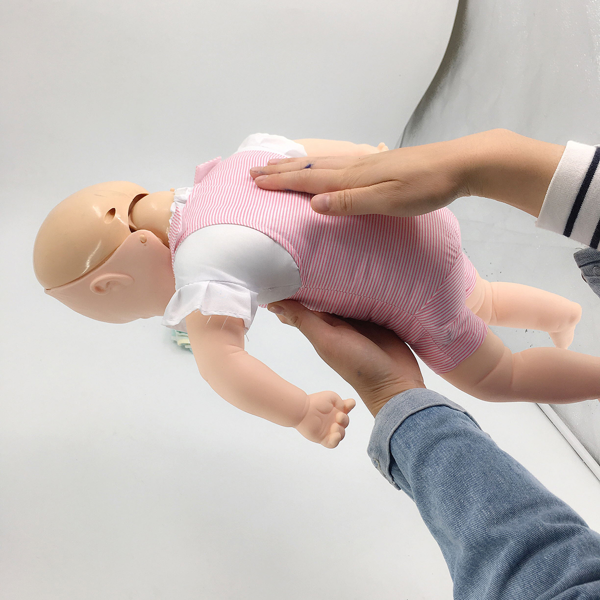 CPR-Reborn-Doll-Resusci-Infant-Training-Manikin-Model-With-Case-6-Airways-Set-1196358-6