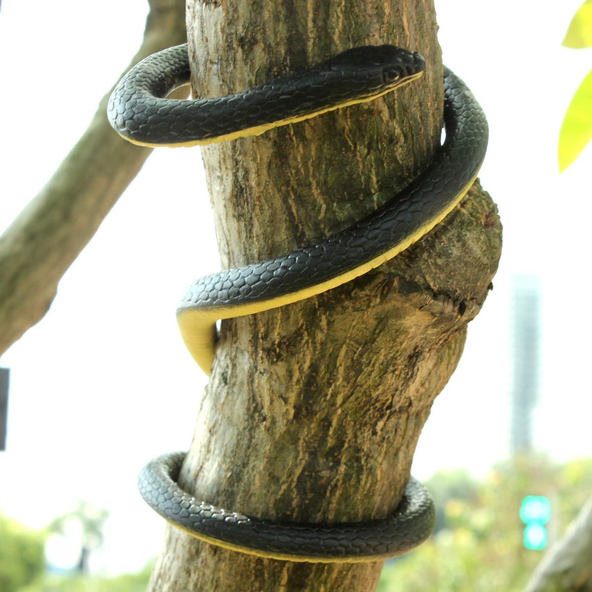 Artificial-Realistic-Snake-Lifelike-Real-Scary-Rubber-Toys-Prank-Party-Joke-Halloween-1206058-3