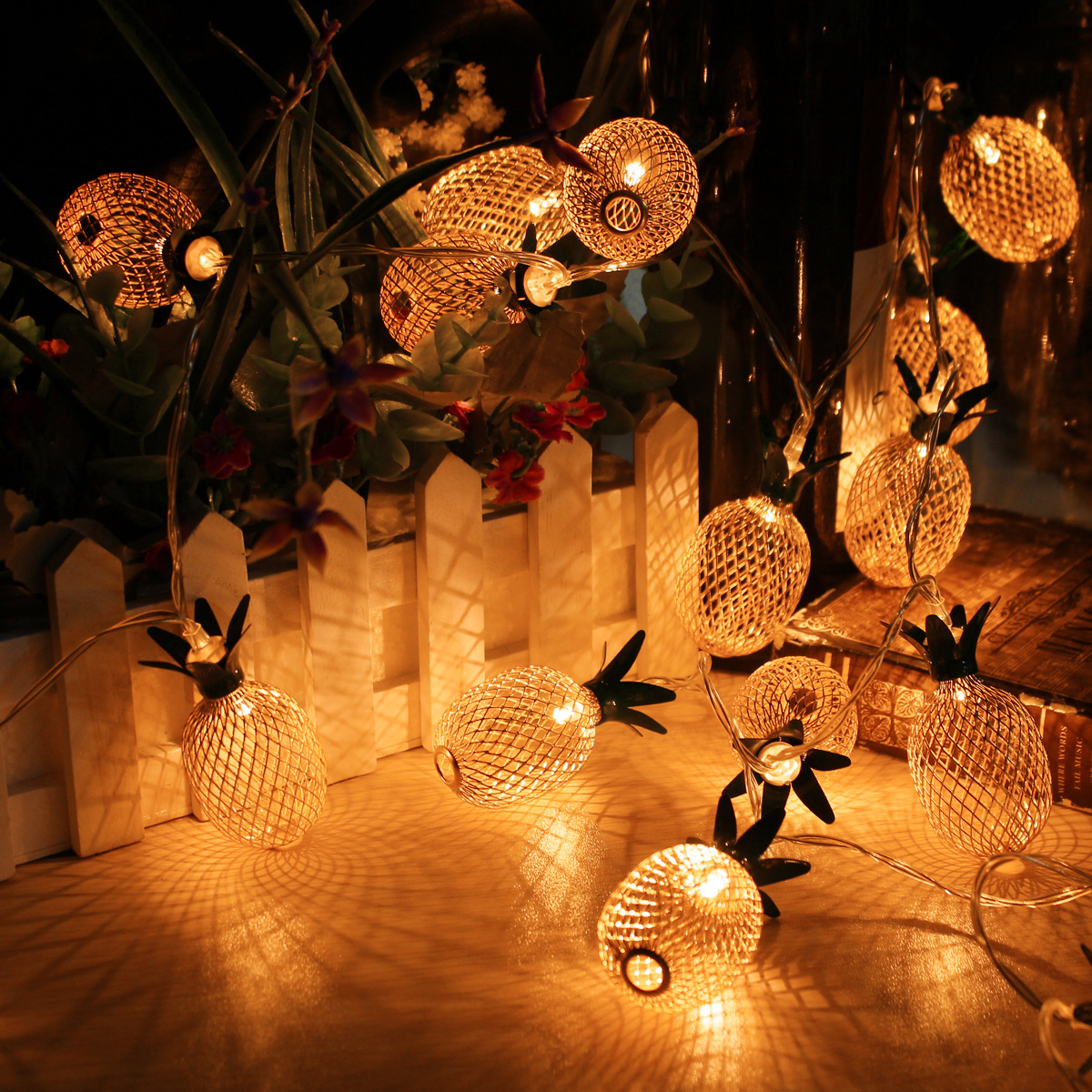 Battery-Powered-Warm-White-Metal-Pineapple-Shaped-Indoor-LED-Fairy-String-Light-for-Christmas-Party--1203397-7