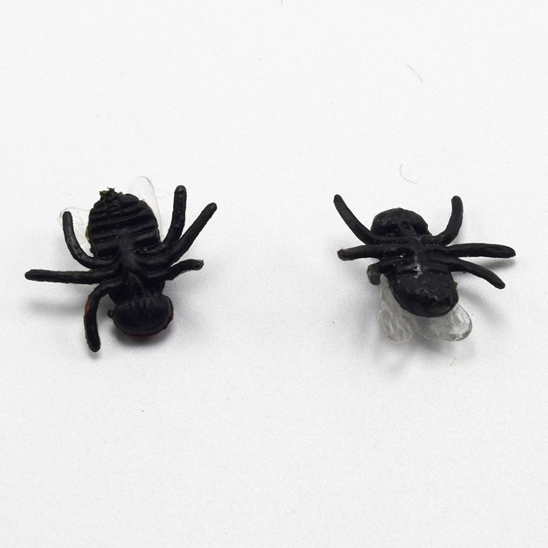 10pcs-Jokes-Fly-Funny-Toys-Gags-Practical-Plastic-Bugs-Halloween-Party-Props-Simulated-Flying-1200801-2