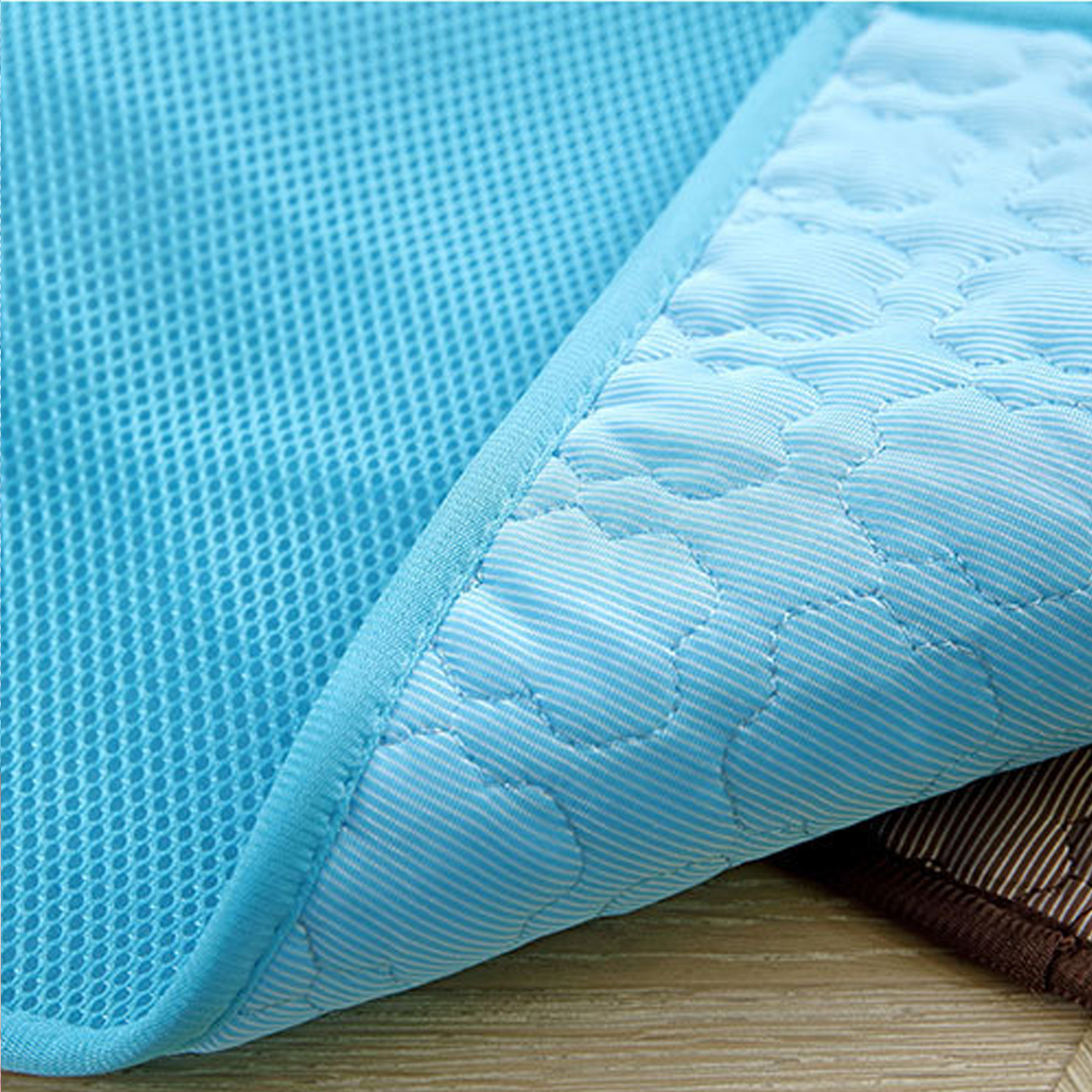 Pet-Cooling-Mat-Dog-Cat-Summer-Cooling-Cushion-Pads-Breathable-Comfortable-Dog-Supplies-1889099-6