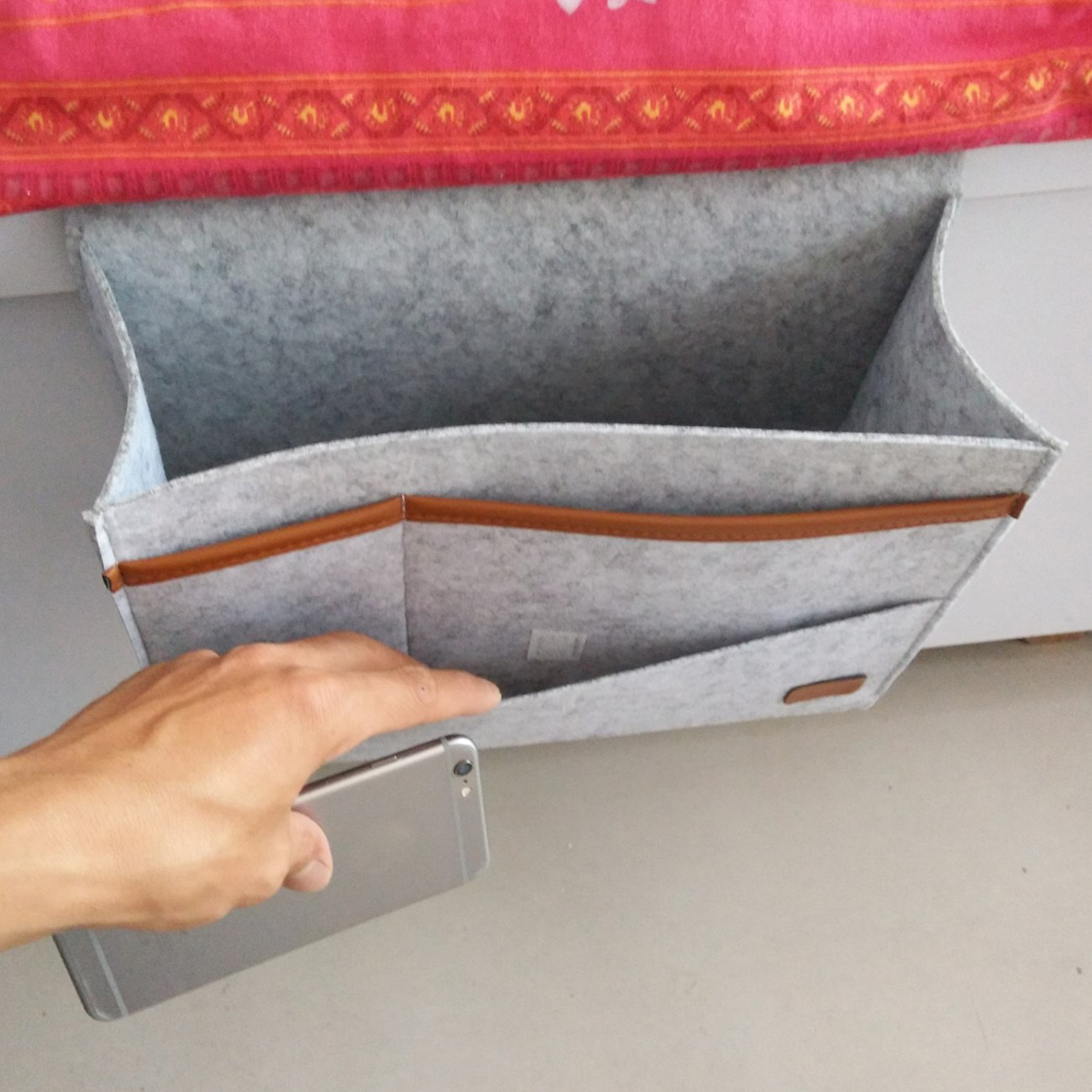 Bedside-Pocket-Storage-Baskets-Hanging-Bag-Felt-Sofa-Phone-Book-Organizer-Remote-Home-Holder-1360407-3