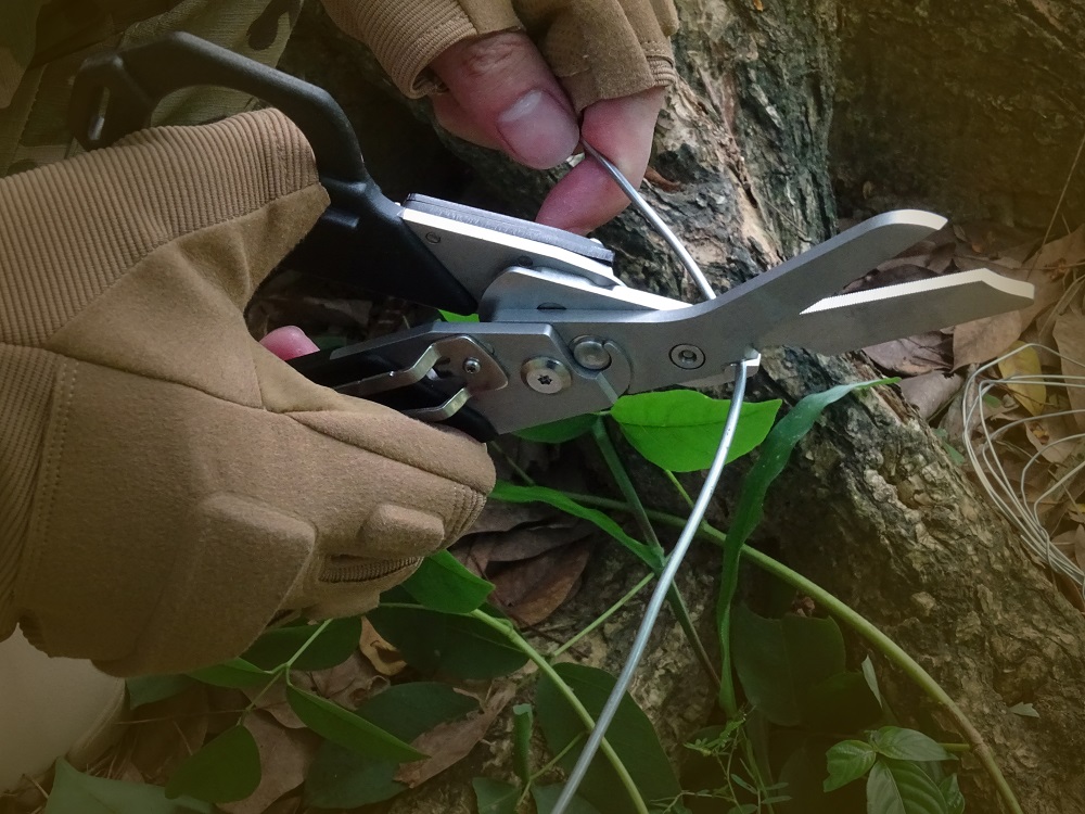 DCCMS-6-in-1-Multifunctional-Folding-Scissors-with-Strap-Cutter-Paratrooper-Knife-Tactical-Response--1894617-18