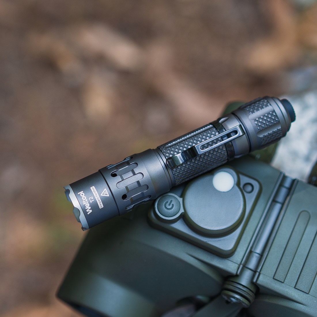 Weltool-T2-quotElegant-Pantherquot-1730LM-Compact-EDC-Tactical-Flashlight-Come-with-18650-Battery-Mi-1962931-9