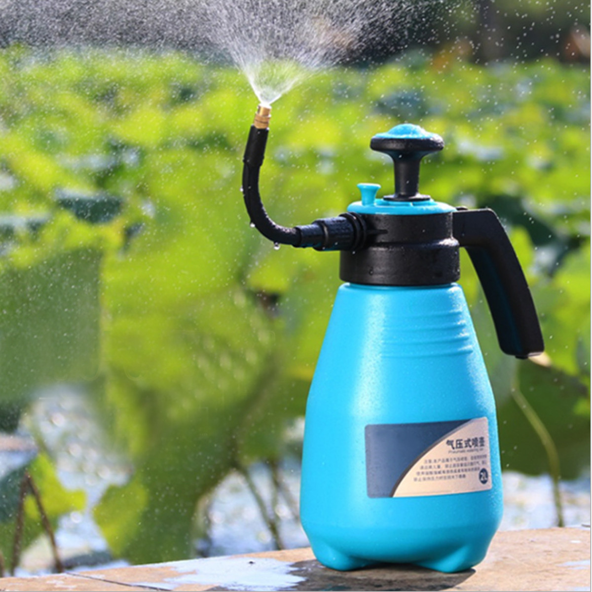 2L-Portable-Manual-Pneumatic-Watering-Can-Household-Kettle-Spray-Garden-Sprinkler-1695204-2