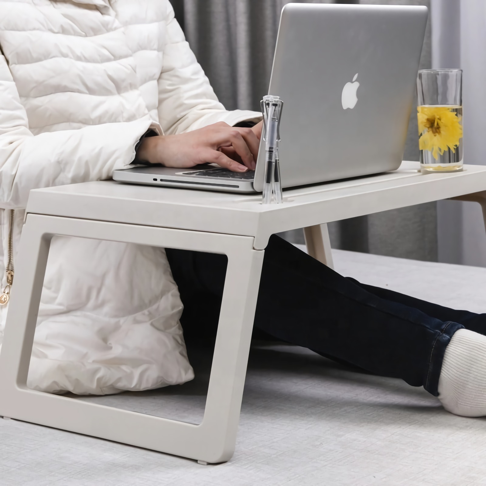 Folding-Laptop-Table-Laptop-Desk-for-Bedroom-Breakfast-Serving-Desk-1670628-1