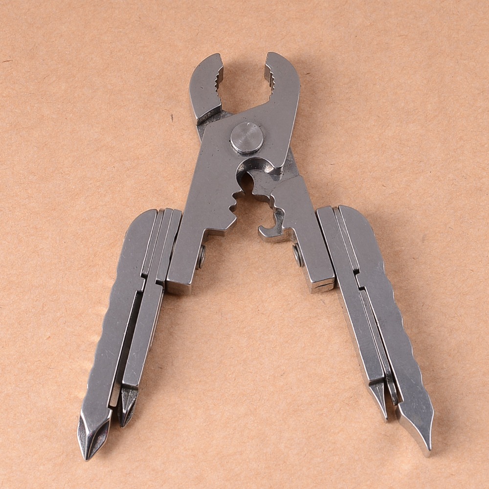 15-in-1-Multi-tool-Pliers-Tool-Keychain-Combination-EDC-Tool-Folding-Pliers-Screwdriver-Multi-Tools-1364994-8