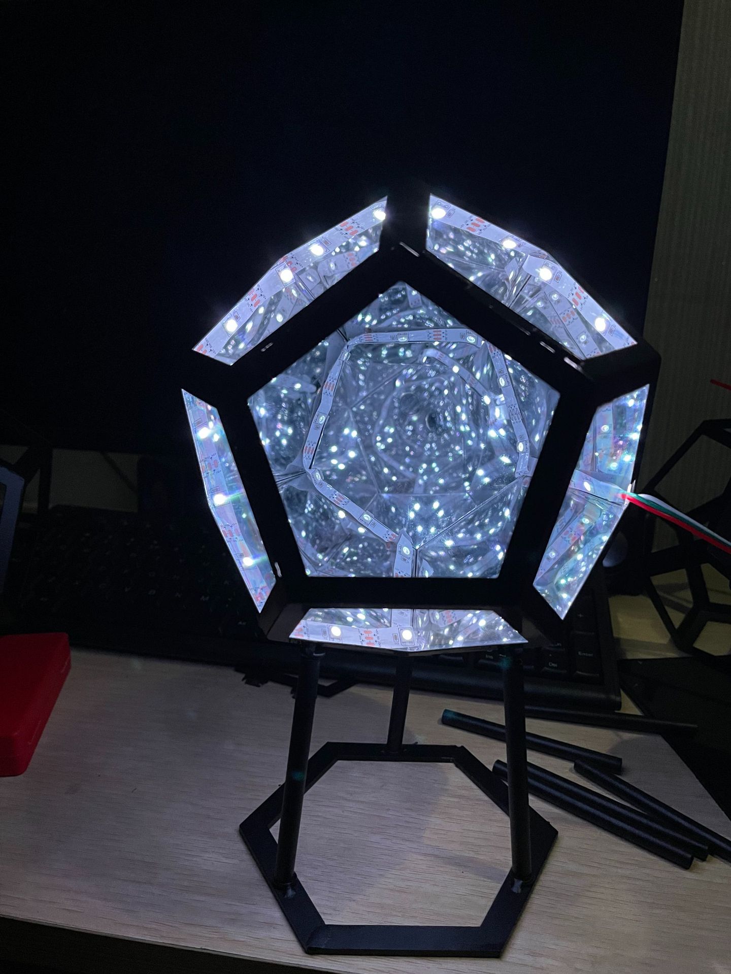 LED-Night-Light-Infinite-Dodecahedron-Color-Art-Light-Decor-Novelty-Christmas-Gift-Cool-Technology-D-1892830-4