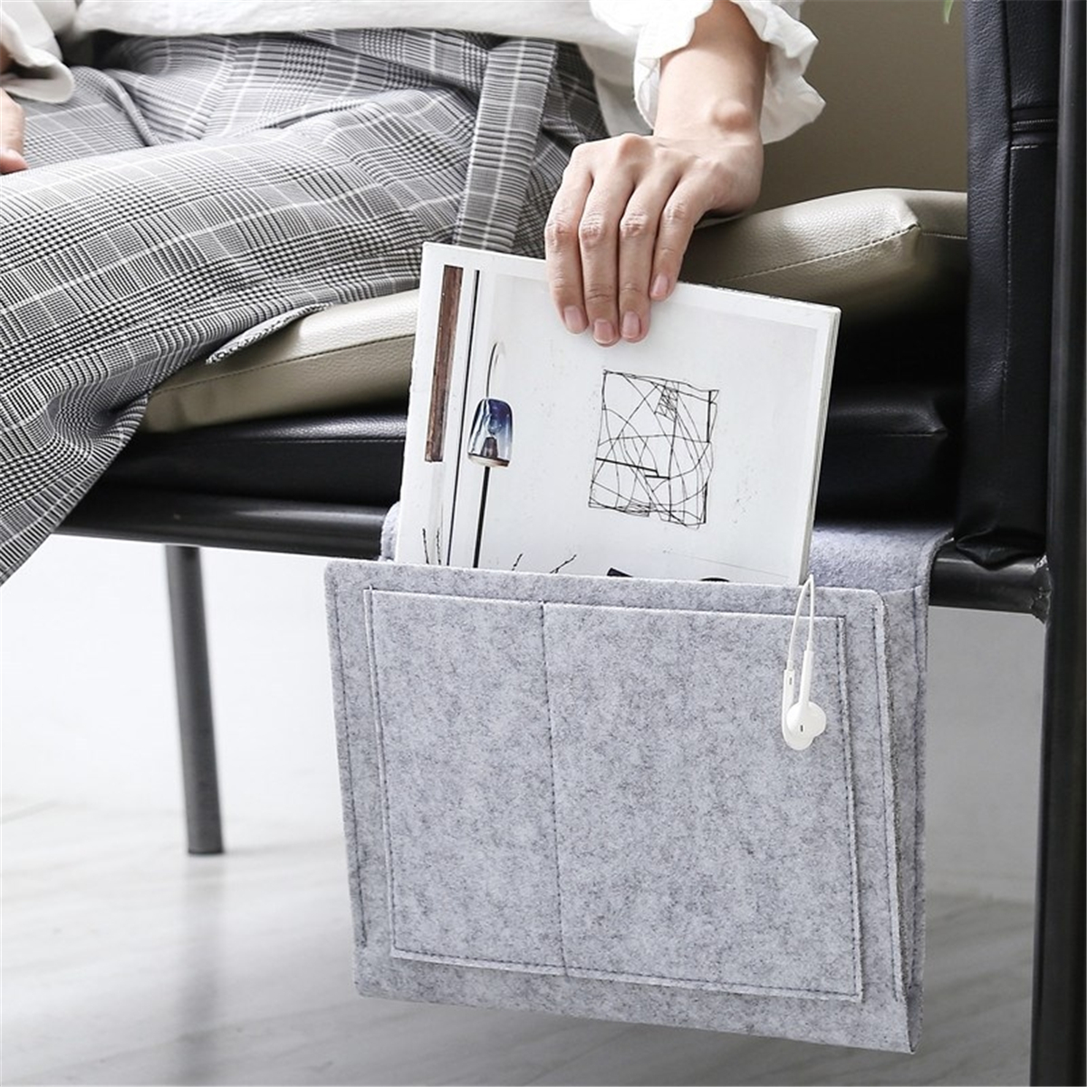Hanging-Bag-Bedside-Storage-Organizer-Bed-Felt-Pocket-Sofa-Armrest-Phone-Holder-1572076-6
