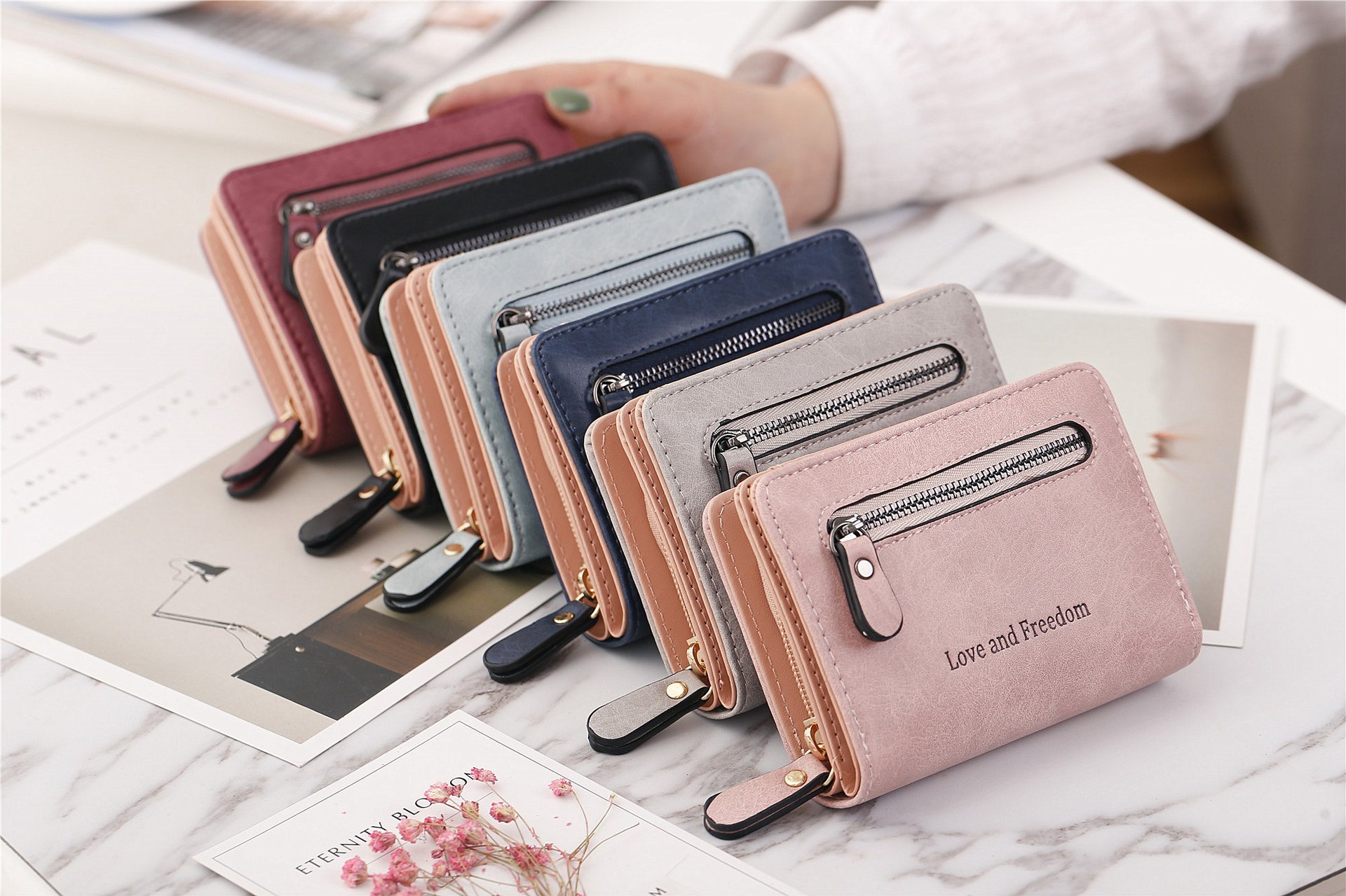 Love-and-Freedom-Women-PU-Leather-Zipper-with-Card-Slots-Short-Phone-Purse-Wallet-Coin-Clutch-Handba-1638201-1