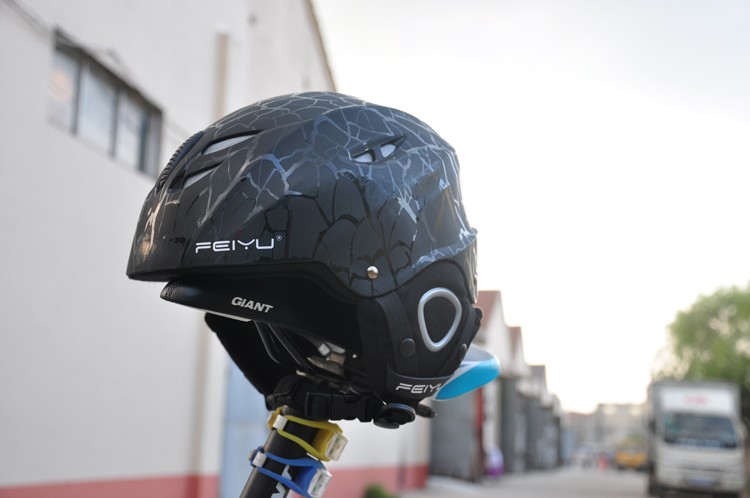 FeiYu-Breathable-Ultralight-Skiing-Helmet-CE-Certification-Snowboard-Skateboard-Helmet-Men-Women-1111928-5