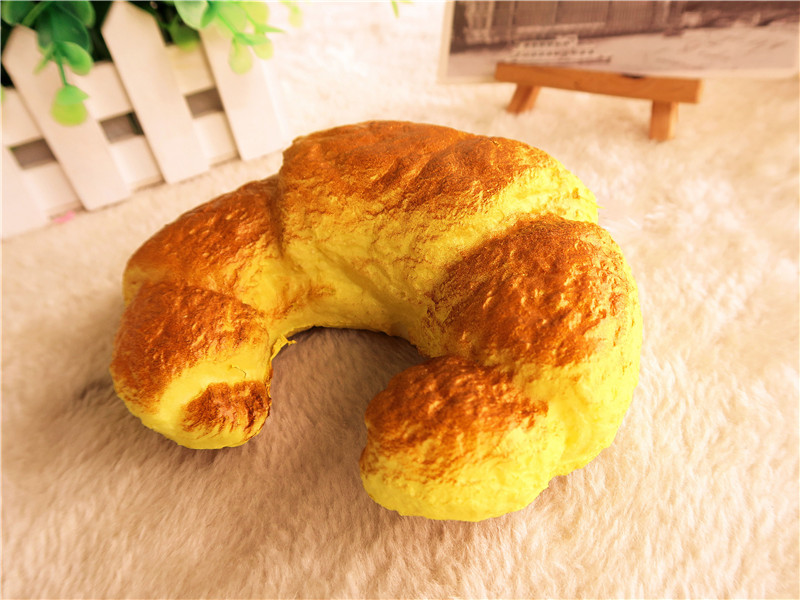Croissant-Bread-Squishy-13CM-Super-Slow-Rising-Original-Packaging-Squeeze-Toy-Fun-Gift-1390879-3