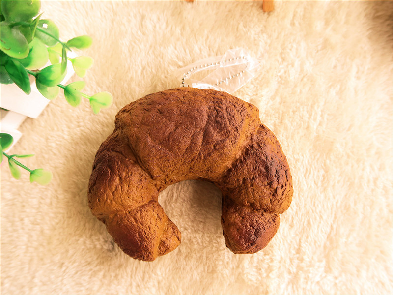 Croissant-Bread-Squishy-13CM-Super-Slow-Rising-Original-Packaging-Squeeze-Toy-Fun-Gift-1390879-6