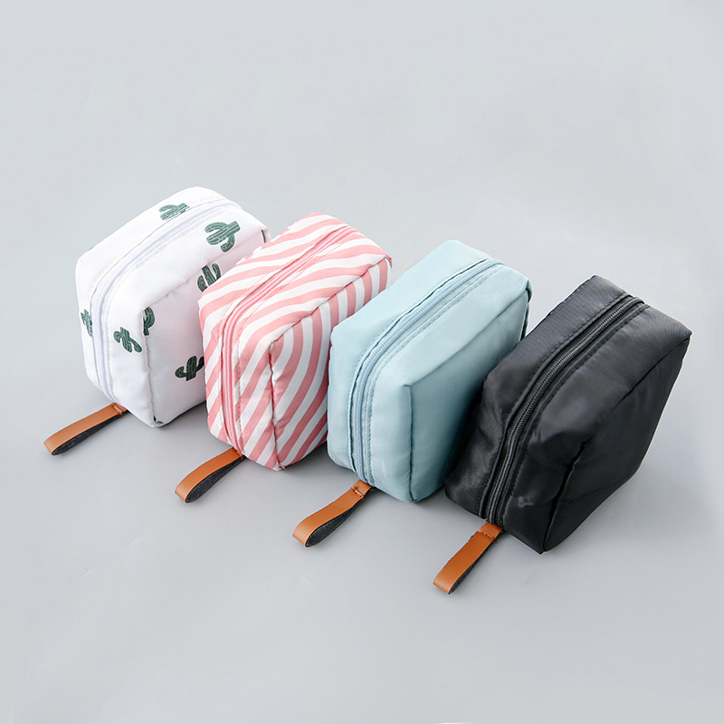 Simple-Cosmetic-Storage-Bag-Cute-Wash-Bag-Travel-Bag-1394492-3