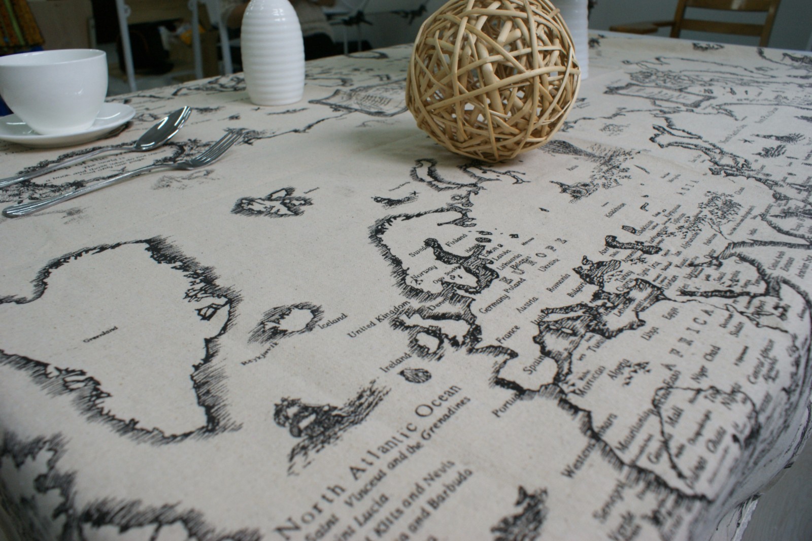 World-Map-Tablecloth-High-Quality-Lace-Tablecloth-Decorative-Elegant-Tablecloth-Linen-Table-Cover-1112130-5