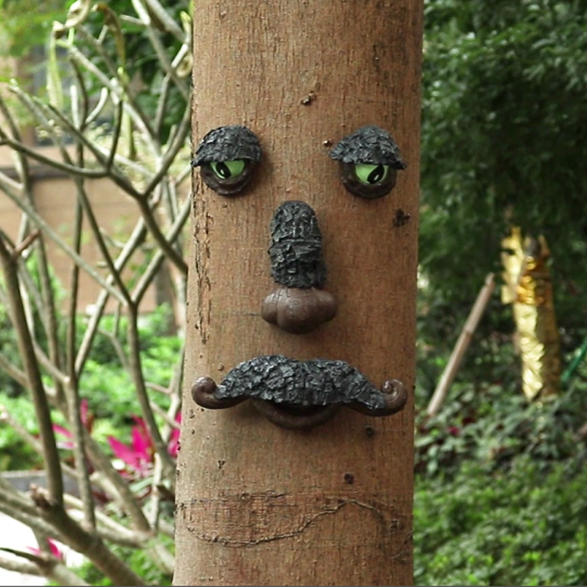 Old-Man-with-Beard-Tree-Hugger-Garden-Yard-Art-for-Outdoor-Sculpture-Tree-Face-Garden-Decor-1794959-12