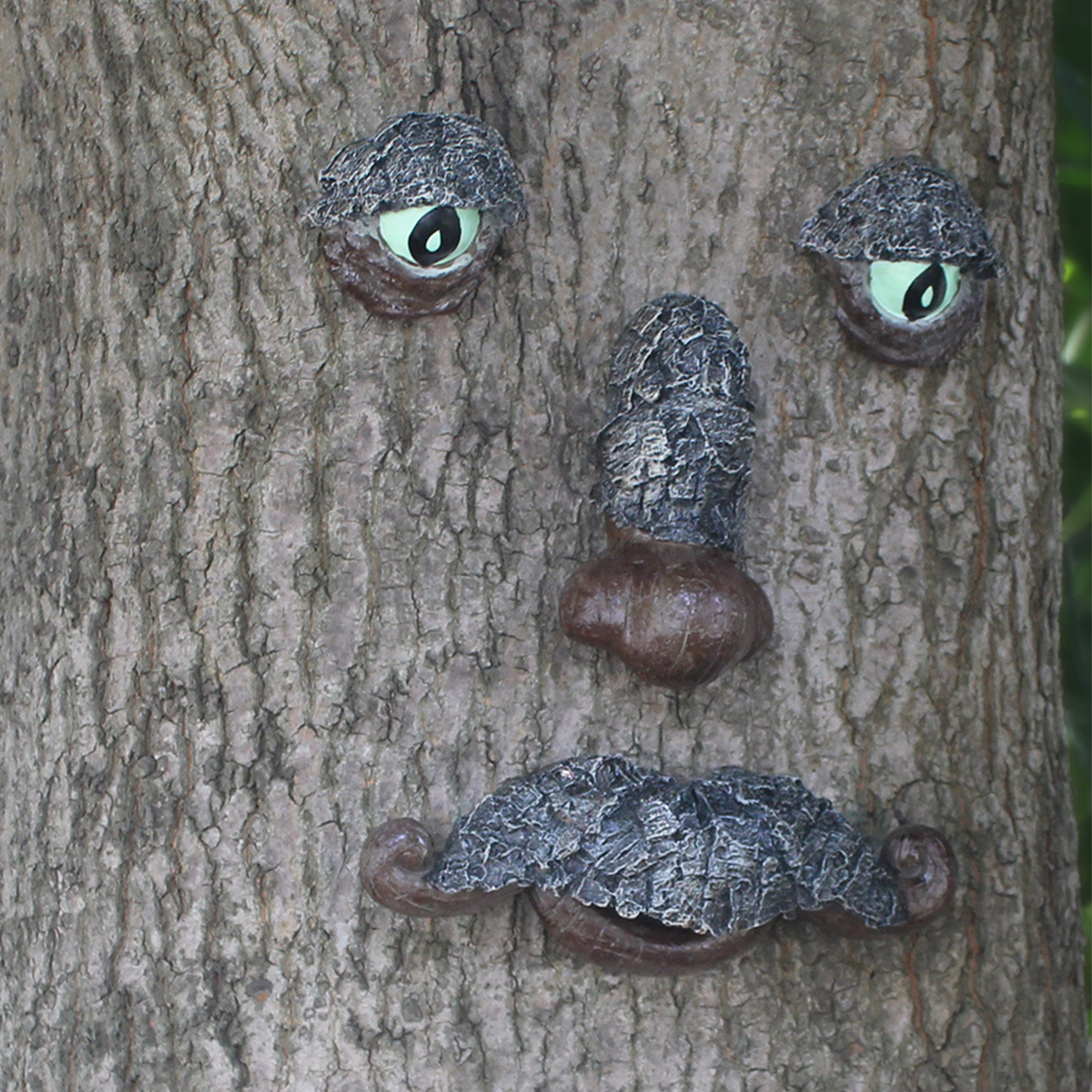 Old-Man-with-Beard-Tree-Hugger-Garden-Yard-Art-for-Outdoor-Sculpture-Tree-Face-Garden-Decor-1794959-9