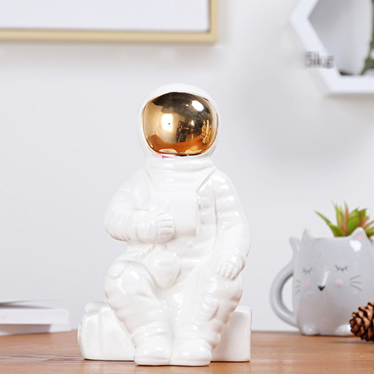 Ceramic-Space-Man-Sculpture-Astronaut-Cosmonaut-Vase-Ornament-Statue-Money-Pot-1520772-7